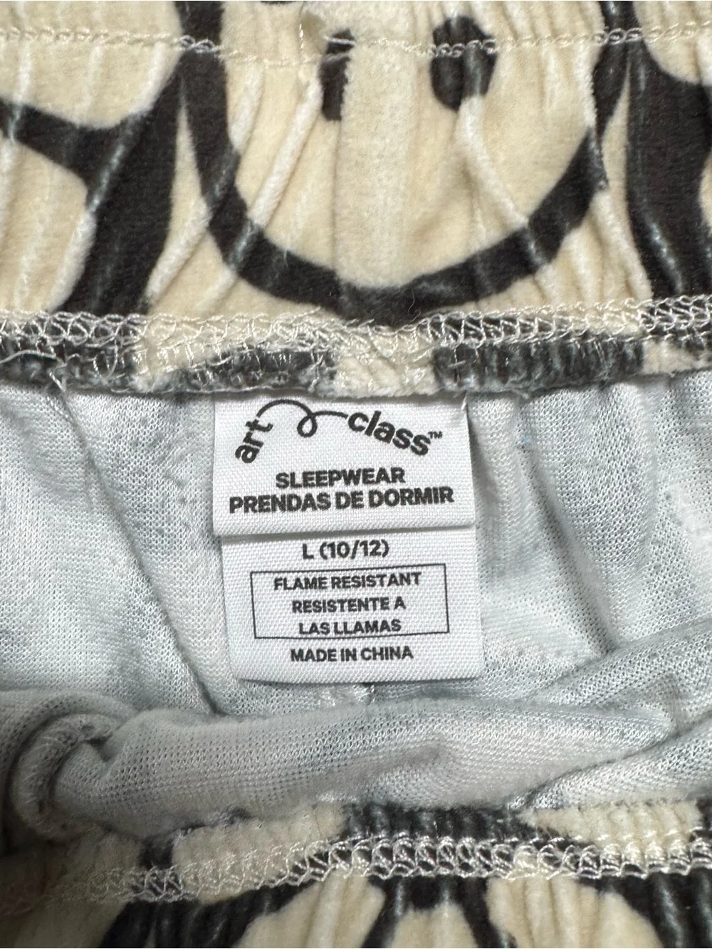 Girls 2 Piece Smiley Face Pajama Set Size L 10/12 Cream Long Sleeve & Shorts